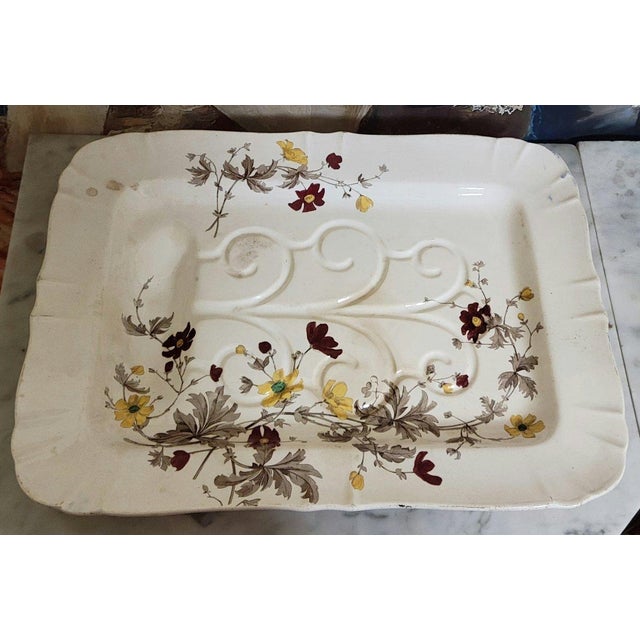Rectangular Platter with Scalloped Edges in Cream-Glazed Earthenware from Minton For Sale - Image 3 of 6