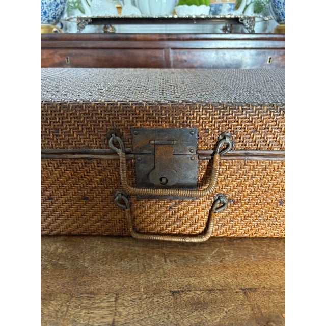 Indian Vintage Mid Twentieth Century Woven Rattan Bamboo Decorative Stacking Suitcase With Brass Fittings For Sale - Image 3 of 11