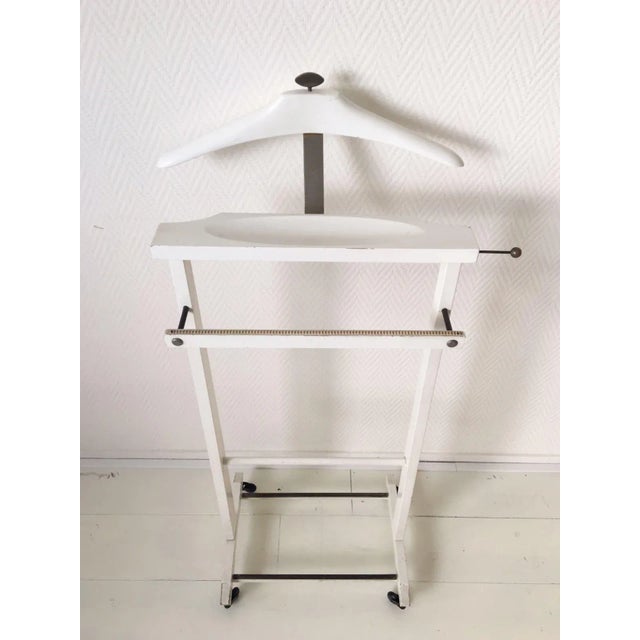 Mid-Century Modern Italian White Valet Stand from Fratelli Reguitti, 1960s For Sale - Image 3 of 9