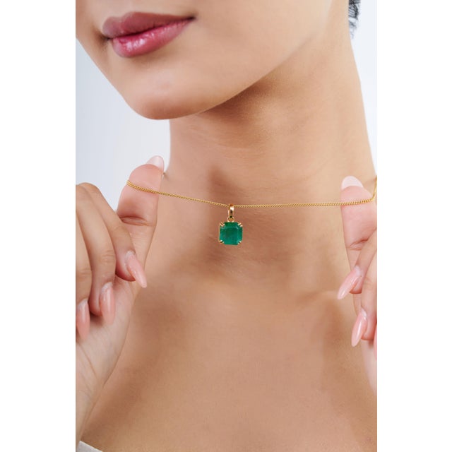Green Square Cut 6.06ct Emerald Solitaire Double Prong 18k Yellow Gold Pendant For Sale - Image 8 of 16
