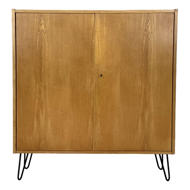 Mid-Century Chest of Drawers For Sale