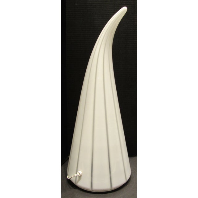 Pair of Large Italian Vetri Murano Glass White and Striped Horn/Conical Shaped Table Lamps For Sale In Miami - Image 6 of 9