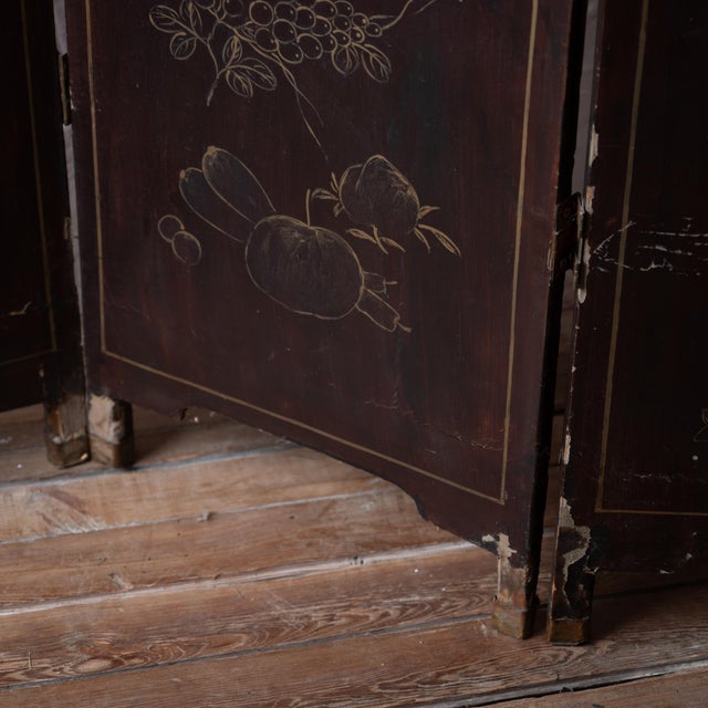 Chinese Export Four-Panel Red Lacquer Screen, c.1900 For Sale - Image 11 of 12