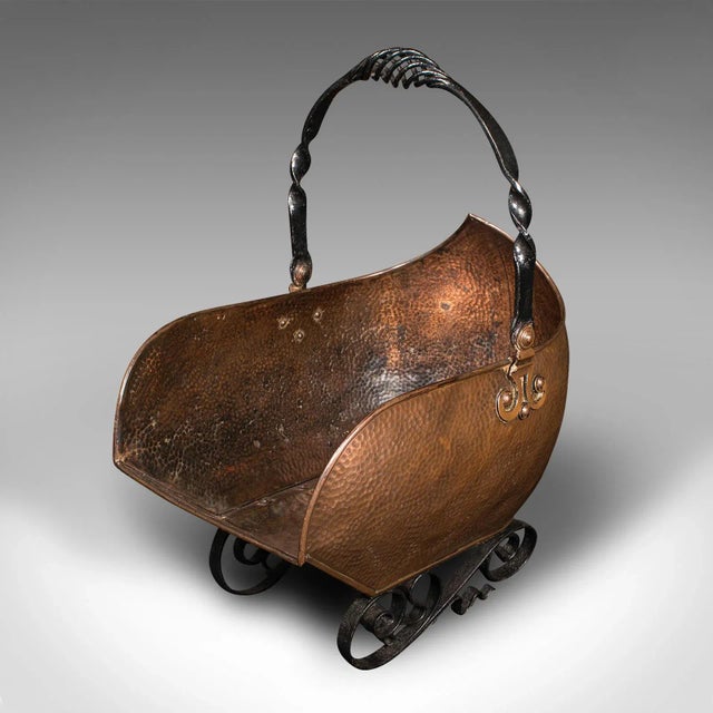 Victorian 1900s Victorian Antique Art Nouveau Coal Scuttle, English Copper, Fireside Log Bucket For Sale - Image 3 of 13