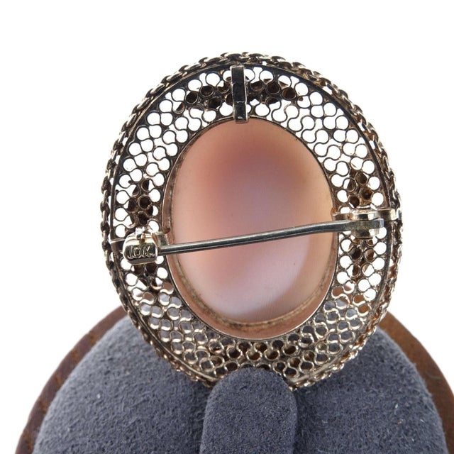 c1900 10k gold Reticulated mounted Pink Conch shell cameo brooch pin For Sale In Austin - Image 6 of 7