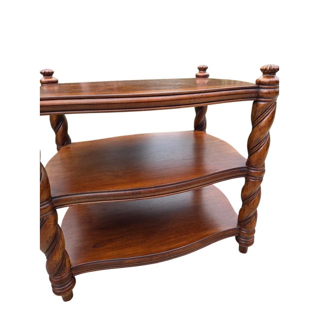 Beautiful Thomasville side table in excellent condition minor ware. Please see photos as they are considered part of the...