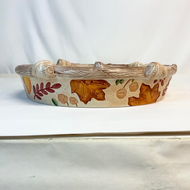 1980s Vintage Arts & Crafts Faux Bois Fall Pie Dish, Leaves, Berries & Acorns, Halloween & Thanksgiving For Sale - Image 9 of 9