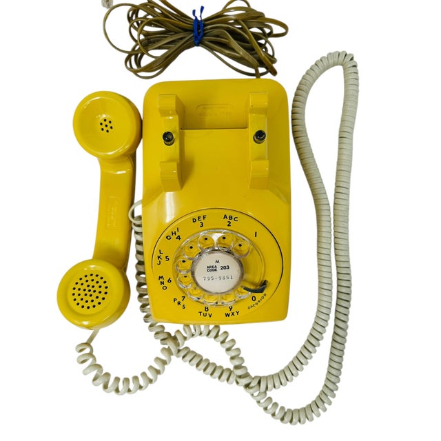 Vintage 1970s Western Electric 500dm Yellow Rotary Phone | Retro Bell System Landline | Mid-Century Modern Decor | Tested & Working For Sale - Image 9 of 14