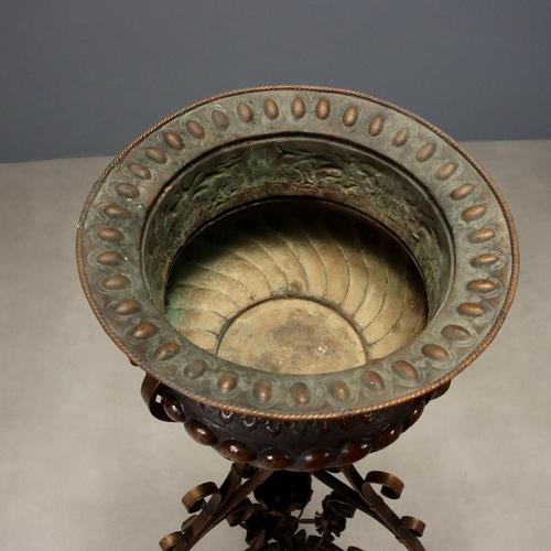 Italian Planter Tripod in Wrought Iron For Sale - Image 5 of 7