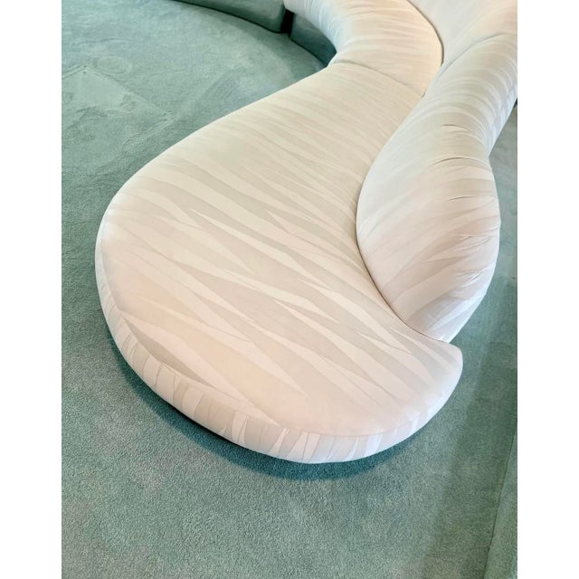 Vintage 1960s Serpentine Sectional Sofa With Chrome Base | by Milo Baughman for Thayer Coggin For Sale In Tampa - Image 6 of 15
