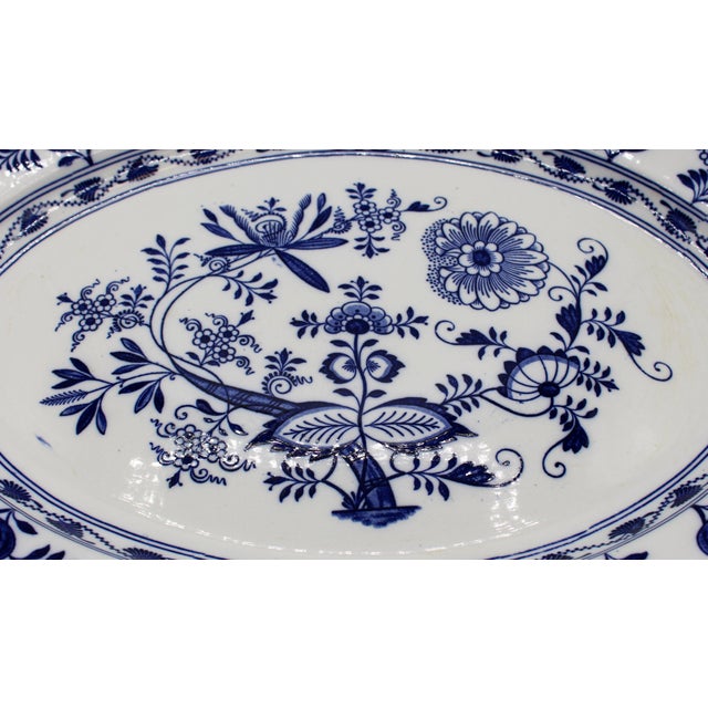Wedgwood English C. 1891-1911 Wedgwood Onion Pattern Meat Platter For Sale - Image 4 of 5