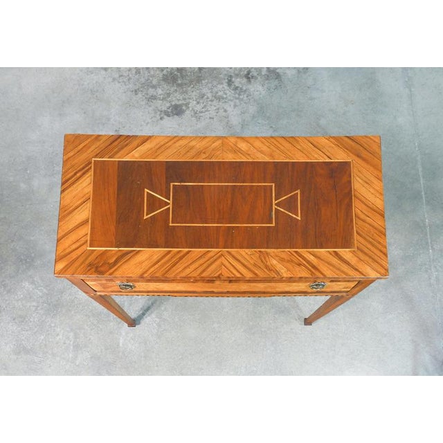 18th Century Louis XV Desk in Inlaid Walnut. 1700 For Sale - Image 5 of 18
