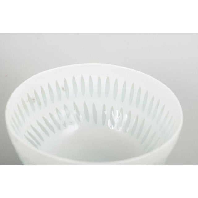 Small Bowls in White Porcelain by Friedl Holzer-Kjellberg, Set of 3 For Sale - Image 3 of 5