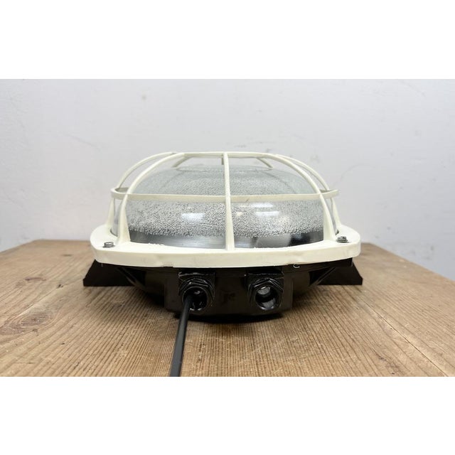 Industrial Bakelite Wall or Ceiling Light from Elektrosvit, 1980s For Sale - Image 6 of 17