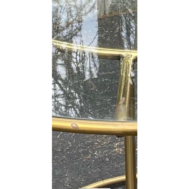 1990s Walter Lamb for Brown Jordan Round Brass Table & 4 Chairs For Sale In New York - Image 6 of 6