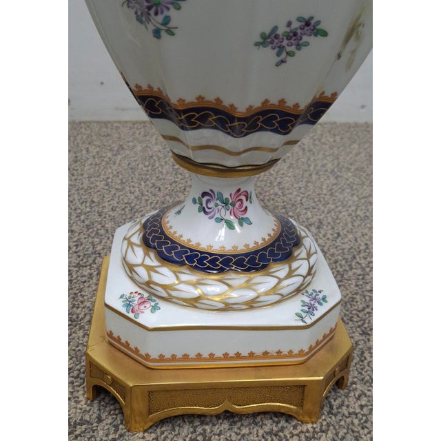 Metal 1970s Procelaine De Paris Bicentennial Painted Lamps - a Pair For Sale - Image 7 of 16