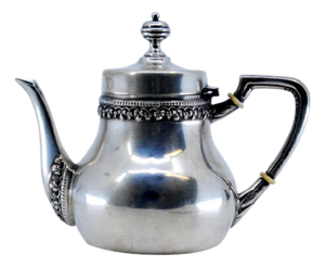 Smooth Silver Coffee Pot with Grooves on the Rim and Spout