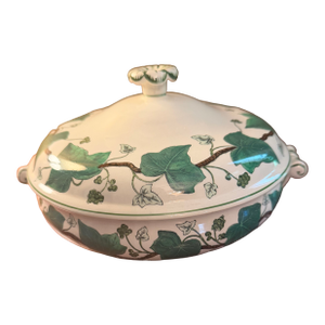 1950s Wedgwood Napoleon Ivy Queensware Covered Serving Bowl 9.5"