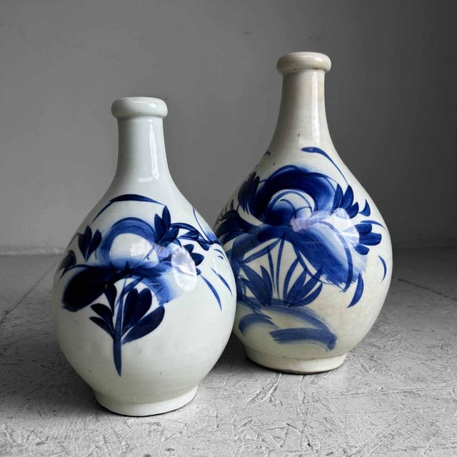 Meiji-Ra Porcelain Tokkuri Sake Bottles, Japan, 1890s, Set of 2 For Sale - Image 16 of 16