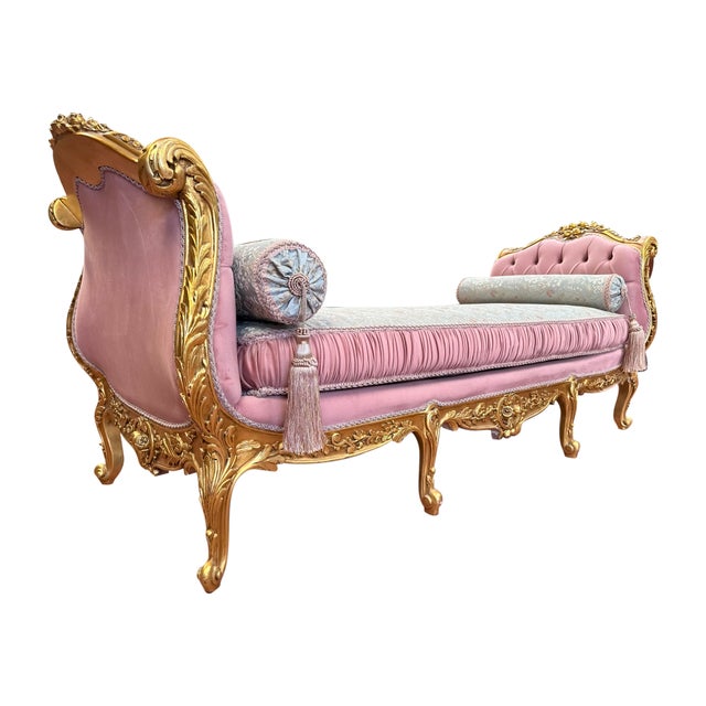 French Louis XV Style Settee With Ornate Hand Carvings and Tufted Seat For Sale - Image 4 of 9