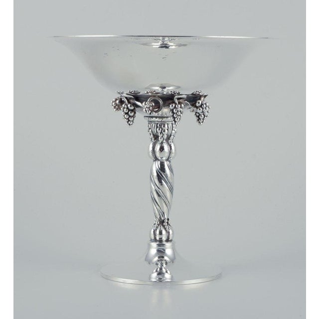 Georg Jensen grape cluster centrepiece in sterling silver. Model number 263B. Dated 1980s. In excellent condition....
