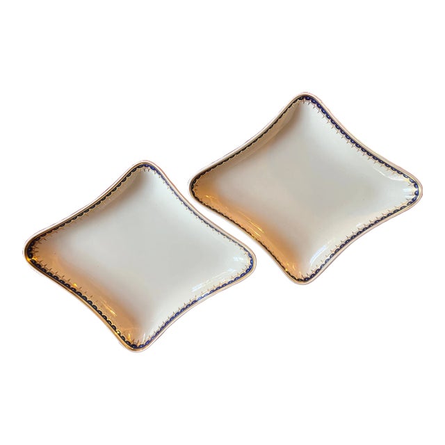 Antique Early 19th Century English Wedgwood Creamware Diamond Shape Serving Dishes or Bowls - a Pair For Sale