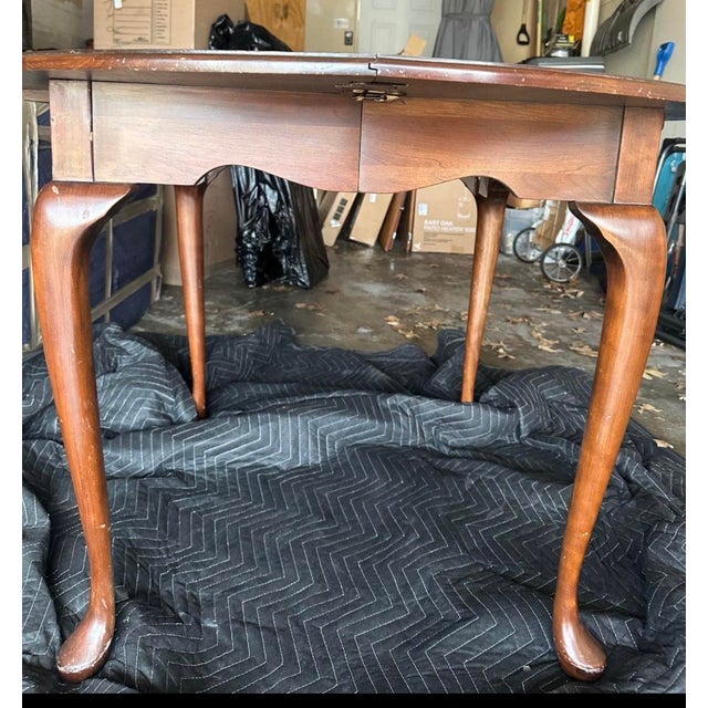 Brown Harden Furniture Attributed Solid Cherry Queen Anne 42" X 42" Round Dining Table Extending to 74" - Late 20th Century For Sale - Image 8 of 10