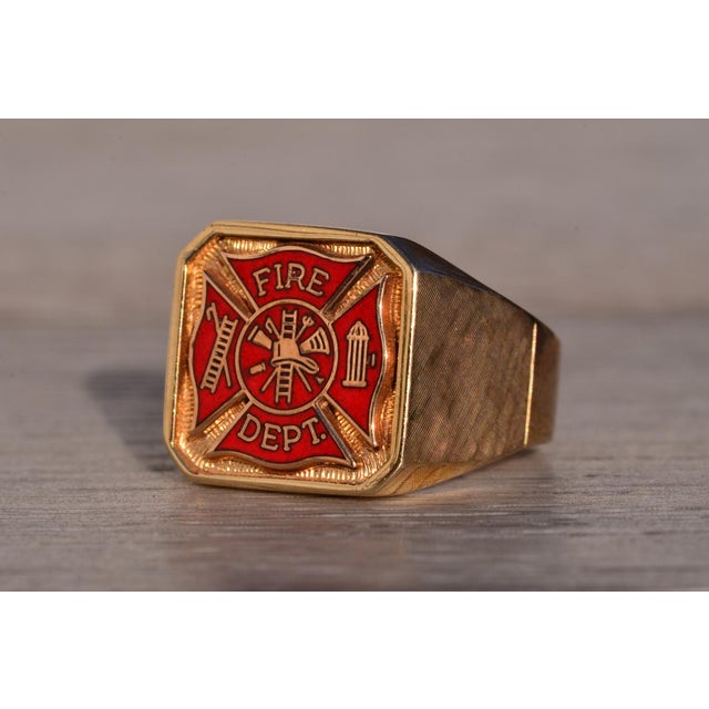 The 129th Avenue: Enameled Fire Fighters Ring in Yellow Gold For Sale - Image 4 of 10