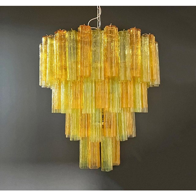 Perfect condition and fully working. The glasses are perfect and the chrome has wear consisting in age and use. Up to 250V...