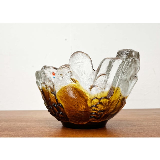 Mid-Century Modern Glass Bowl with Dove by Pertti Santalahti for Humppila, 1960s For Sale - Image 4 of 18