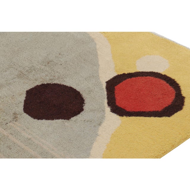 Vintage Zeki Müren Rug in Gold With Abstract Geometric Patterns | Rug & Kilim For Sale In New York - Image 6 of 7