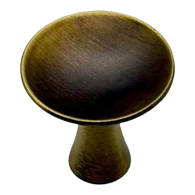 Hickory Chair Sm Knob Antique Brass. For Sale