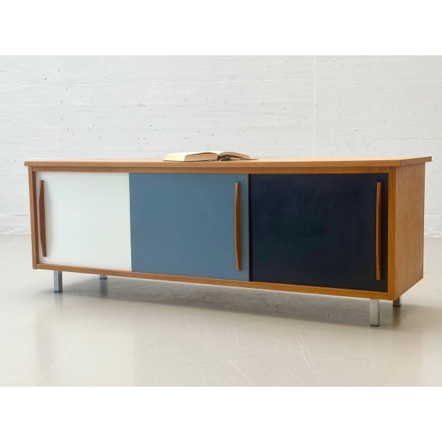 Mid-Century Modern Mid-Century Swiss Sliding Door Sideboard by Wohnbedarf AG Basel, 1950s For Sale - Image 3 of 12