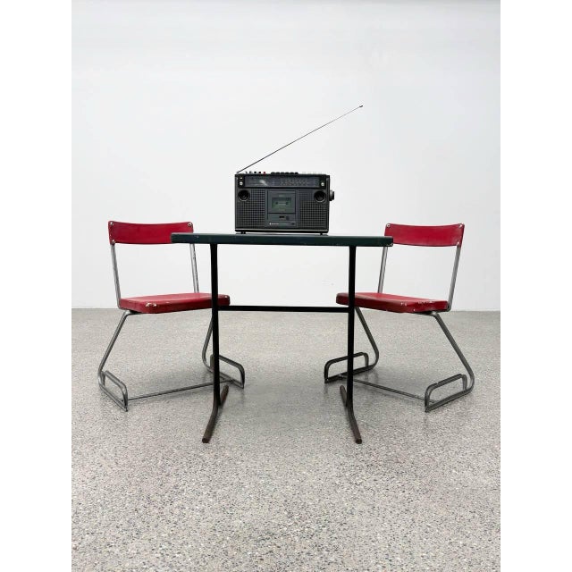 Aluminum Chairs with Table by Cindy Crawford-Steiger for Embru, Set of 3 For Sale - Image 4 of 18