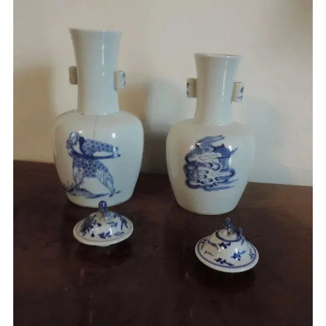 Blue Near Chinese Kangxi Porcelain Blue & White Arrow Vases - a Pair For Sale - Image 8 of 11