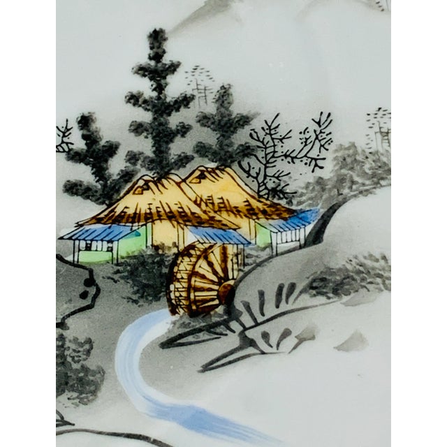 This set of 6 dinner plates are absolutely beautiful! No chips, cracks and the painting is lovely. It's time to entertain...