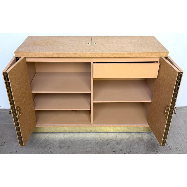 1970s Embossed Leather Ostrich Expandable Dry Bar Cabinet, Style of Springer For Sale - Image 15 of 17