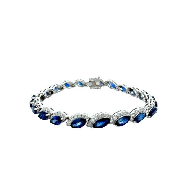 Contemporary Blue Sapphire Diamond 18k White Gold Bracelet For Sale - Image 3 of 6