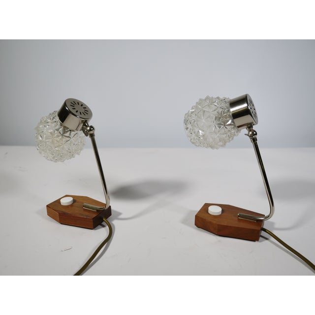 1960s Mid-Century Modern Table Lamps in Crystal Glass and Teak, 1960s, Set of 2 For Sale - Image 5 of 10