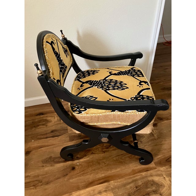 Mid-Century Modern Vintage Hollywood Regency Lounge Chair – Gold & Black Designer Upholstery For Sale - Image 3 of 16