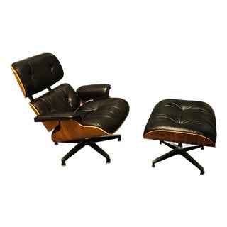 Mid-Century Modern Eames Lounge Chair and Ottoman in Black Leather For Sale
