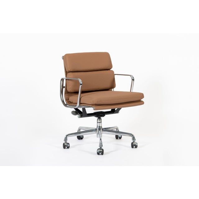 Eames for Herman Miller Aluminum Group Office Chairs in Vegan Leather by Schumacher For Sale - Image 10 of 12