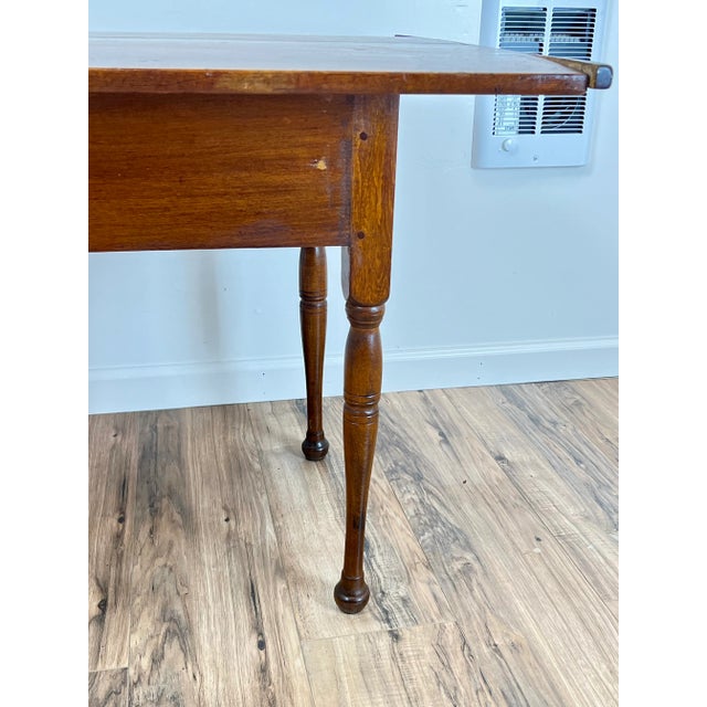 Antique Early American Pine Queen Anne Tavern Table C. Late 18th Century For Sale - Image 4 of 7