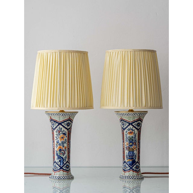 Vintage Delft-Style Chinoiserie Ceramic Table Lamps from Boch with New Pleated Cream Silk Shades, 1960s, Set of 2 For Sale - Image 18 of 18