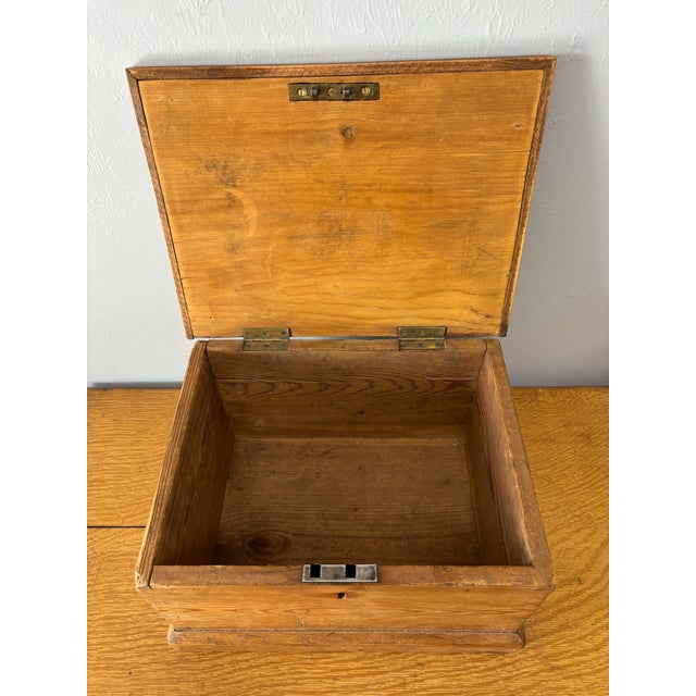19th Century 19th Century English Pine Box For Sale - Image 5 of 9
