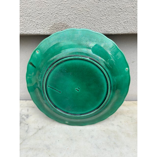 Wedgwood 19th Century Green Majolica Sunflower Plate Wedgwood For Sale - Image 4 of 4