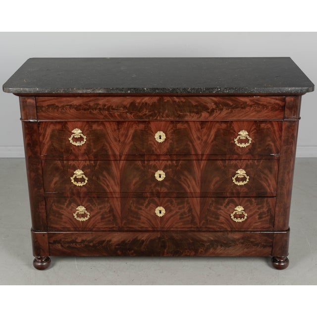 French 19th Century Louis Philippe Mahogany Commode For Sale - Image 3 of 12