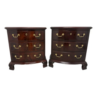 Thomasville Mahogany Chippendale Three-Drawer Nightstands Bedside Chests - Pair For Sale