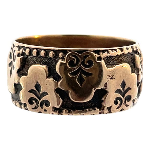 Vintage Floral Engraved Band Solid Yellow Gold Ring, Size 6 For Sale