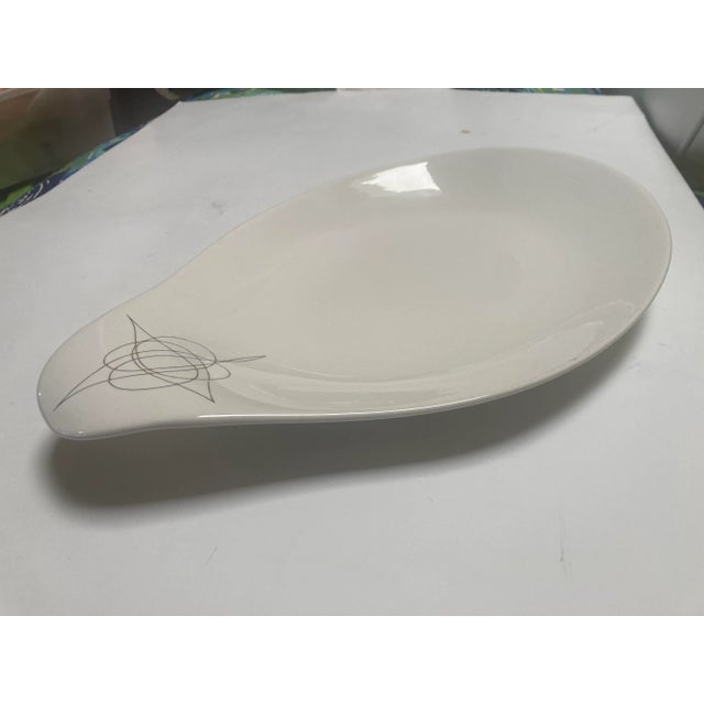 Very nice sculptural fantasy pattern serving dish by Eva Zeisel for Hallcraft.